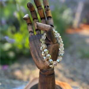 Gold Floral Bracelet with Delicate Design for Weddings